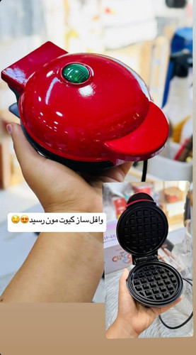 مینی وافل ساز برقی 🧇🍫😋 وارداتی باکیفیت عالی ✈️🫶🏻🦋 یه مینی وافل خوشمزه معرکه ای بهت بده که نگو و نپرس🩵 دستگاه وافل ساز برقی وارداتی کیفیت عالی قطر کل : 11سانت ارتفاع :6 سانت طول کابل : 60 سانت قیمت :450